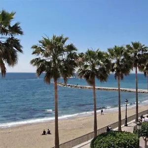 https://nuevo-y-lujoso-apartamento-en-marbella-centro-a-pie-de-playa.es-andalucia.com